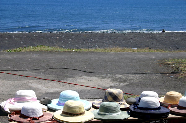 REU027_st_gilles_chapeaux