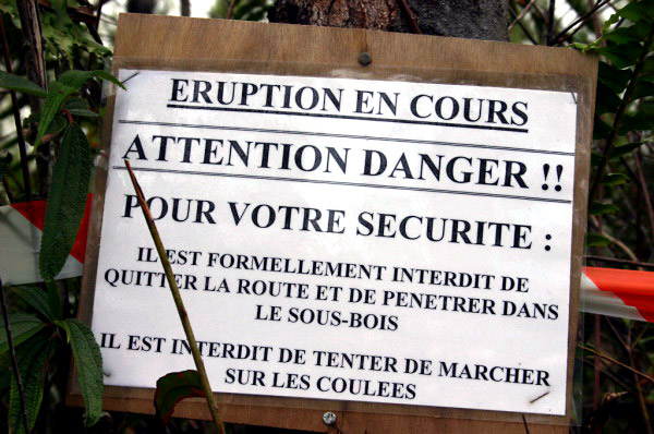 REU255_volcan_eruption